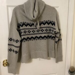 moon & madison Gray and Black Patterned Turtleneck Sweater